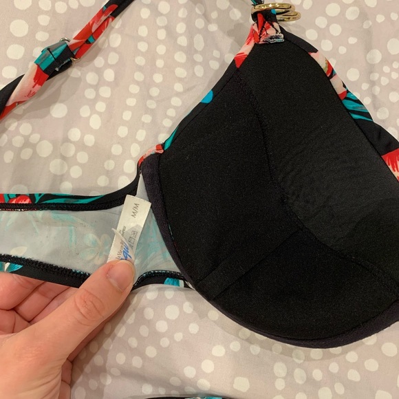 LA VIE EN ROSE black bikini set 🖤 - Picture 2 of 3